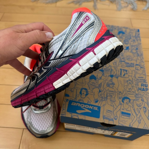 New BROOKS ADRENALINE GTS 14 size 7,5 - Picture 9 of 13